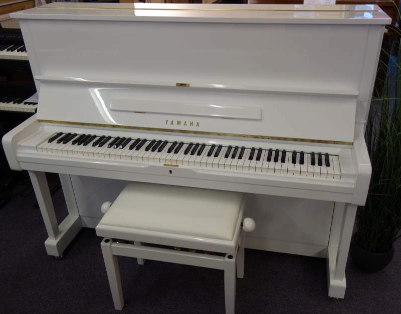 YAMAHA_U1_b